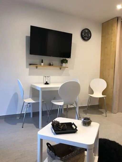 Le Lioran, La Sumene, Studio Balcon Tout Confort Aux Pieds Des Pistes Laveissiere Apartment